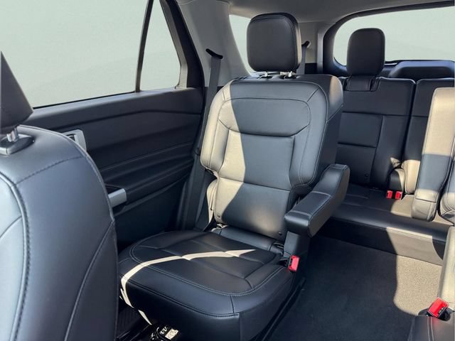 Certified 2023 Ford Explorer XLT w/ Equipment Group 202A AWD/4WD image 16