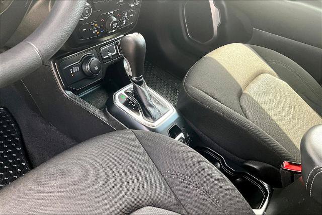 Used 2023 Jeep Renegade Latitude AWD/4WD image 15