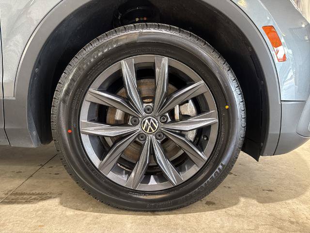 Used 2022 Volkswagen Tiguan SE FWD image 22