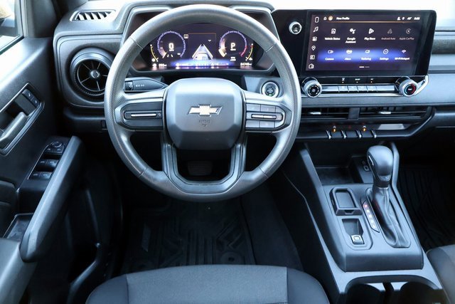 Used 2024 Chevrolet Colorado W/T image 4