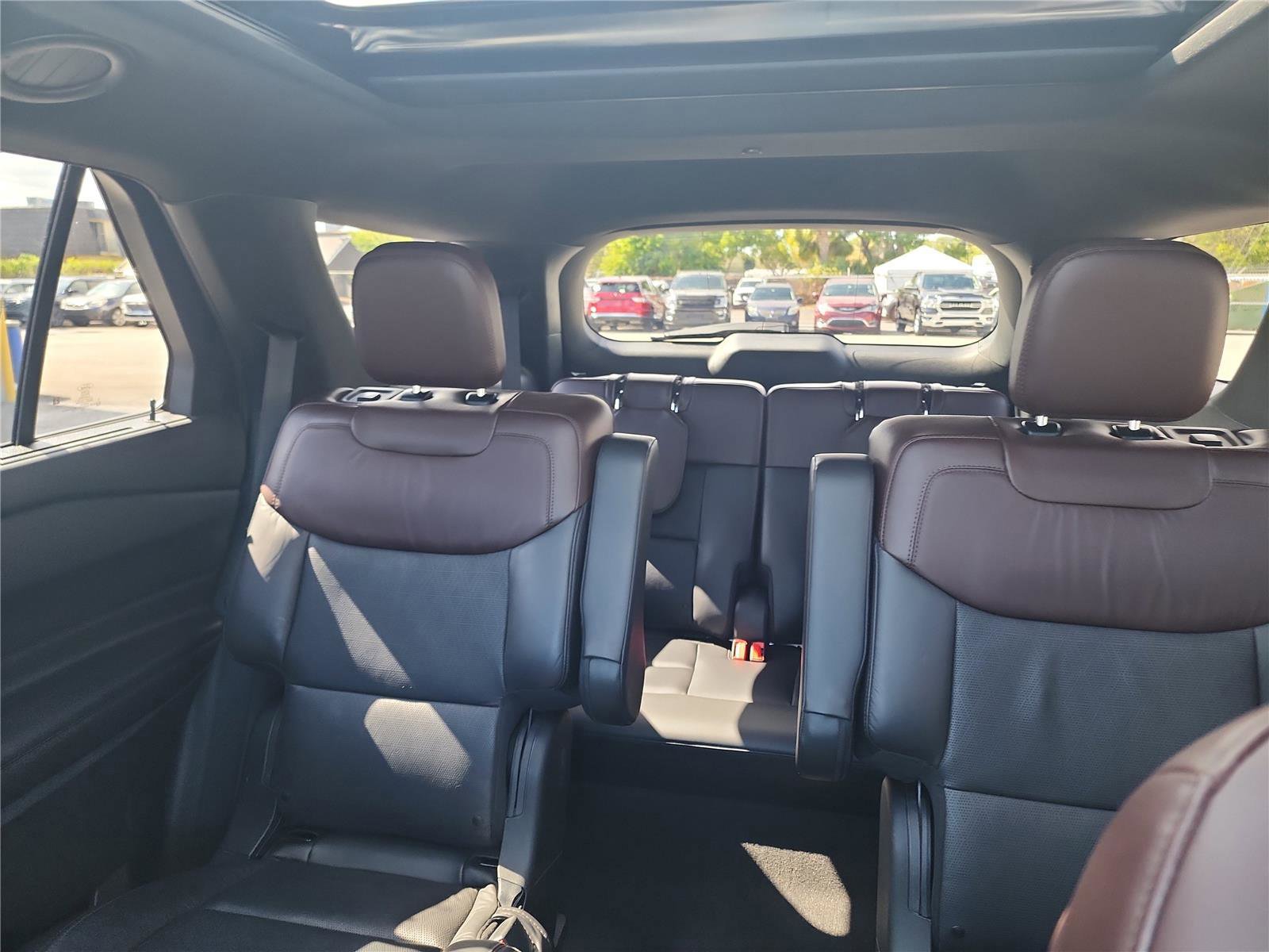 Certified 2023 Ford Explorer Platinum w/ Technology Package image 18