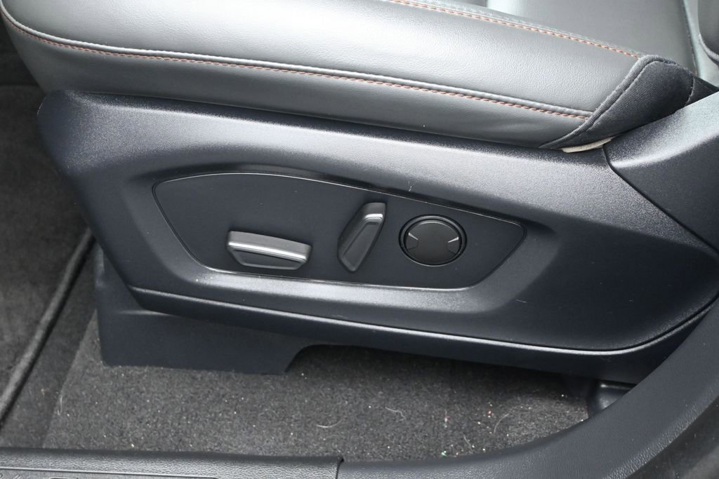 Certified 2025 Ford Explorer Active w/ Active Comfort Package RWD image 10