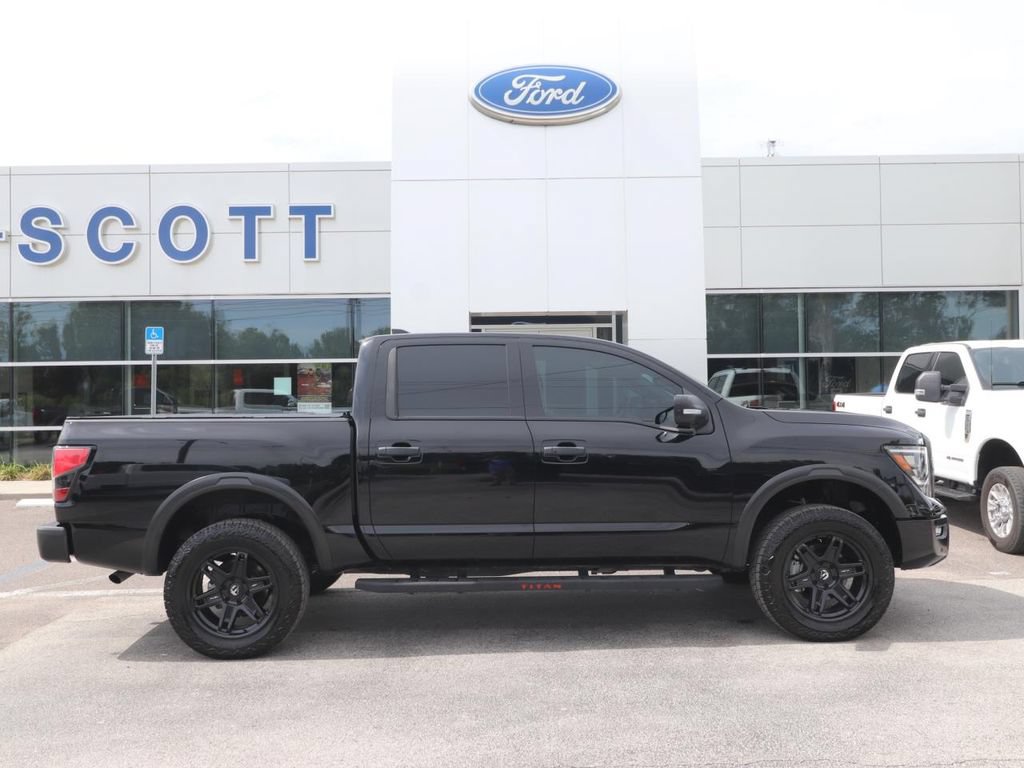 Used 2024 Nissan Titan PRO-4X w/ Pro-4x Convenience Package AWD/4WD image 18