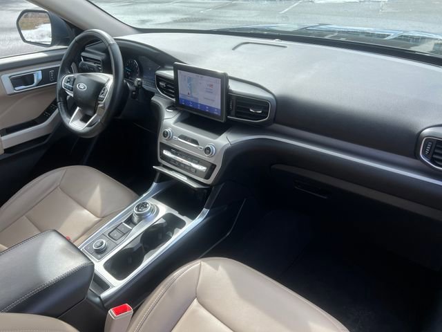 Certified 2022 Ford Explorer XLT w/ Equipment Group 202A image 38