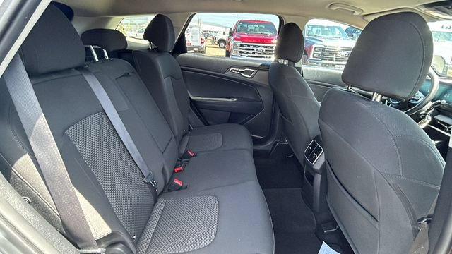 Used 2023 Kia Sportage LX AWD/4WD image 13