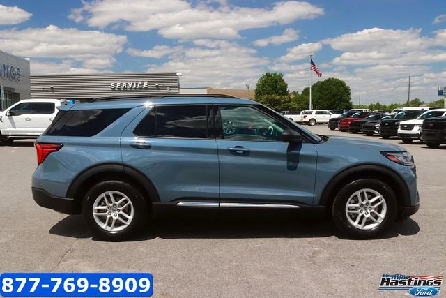 Certified 2025 Ford Explorer Active RWD image 4