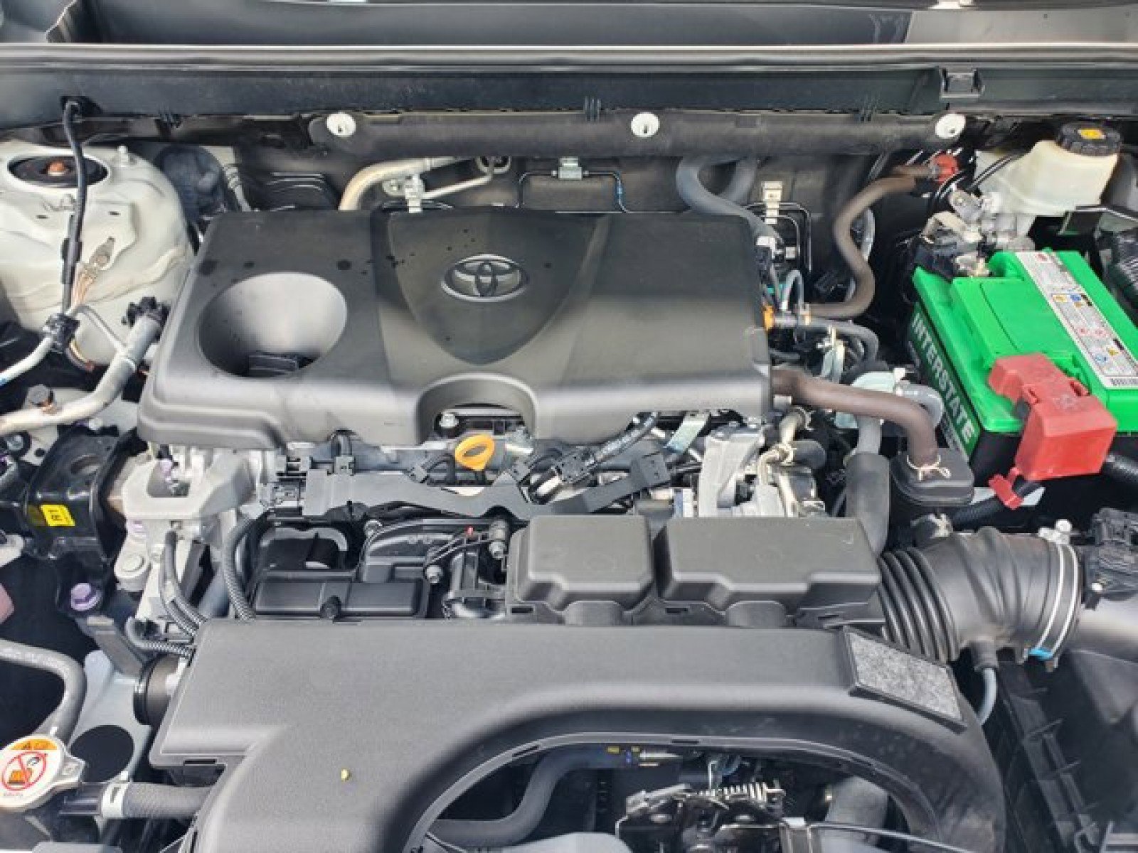 Used 2021 Toyota RAV4 XLE Premium image 39