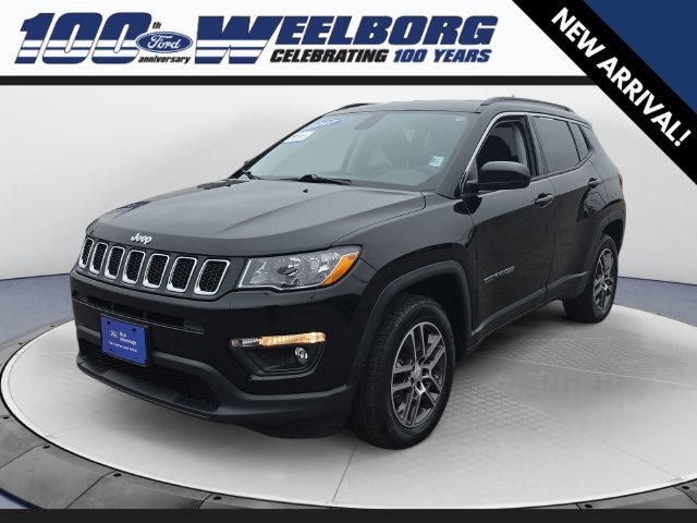 Used 2017 Jeep Compass Latitude w/ Popular Equipment Group AWD/4WD image 1