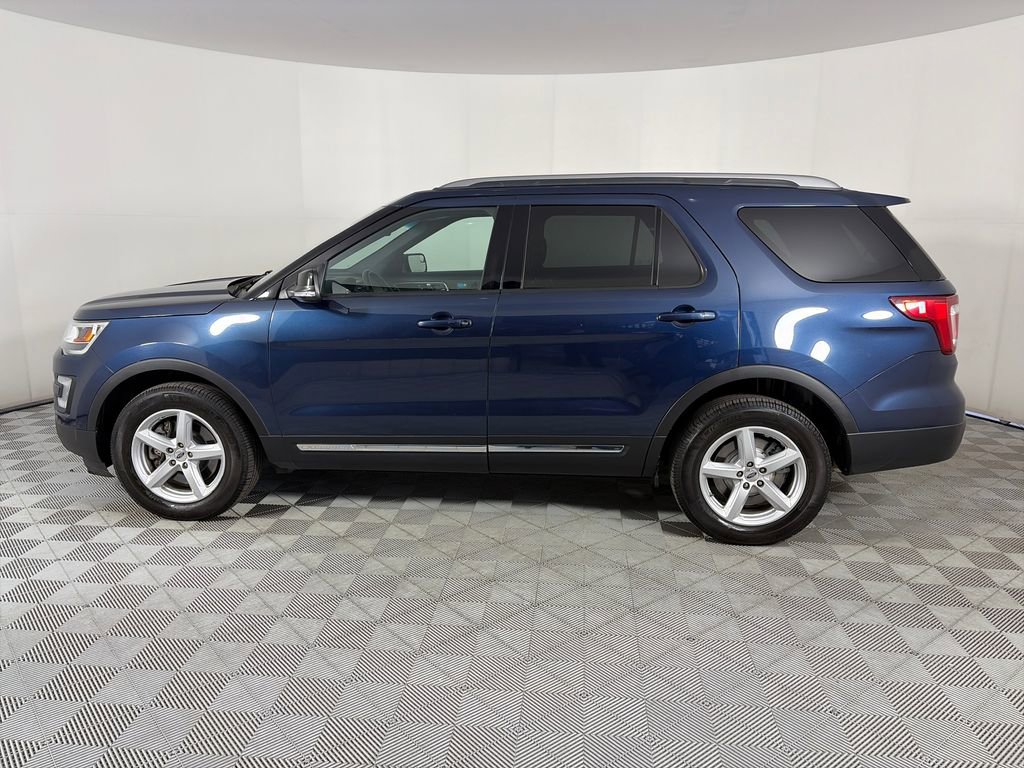 Certified 2017 Ford Explorer XLT AWD/4WD image 4