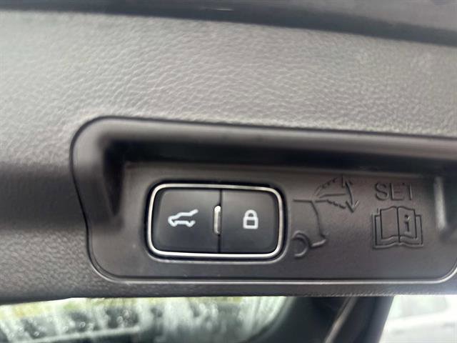 Certified 2022 Ford Explorer XLT w/ Equipment Group 202A image 8