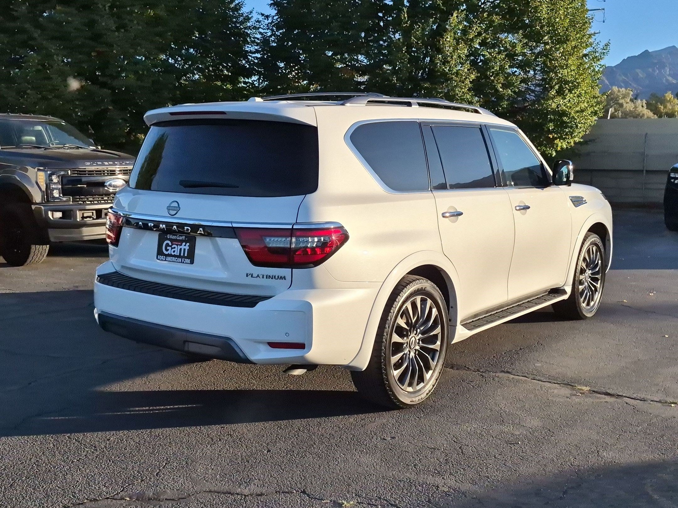 Used 2023 Nissan Armada Platinum w/ Captain's Chairs Package AWD/4WD image 3