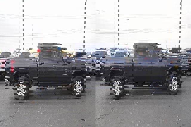 Used 2024 Chevrolet Silverado 2500 LT w/ Convenience Package image 3