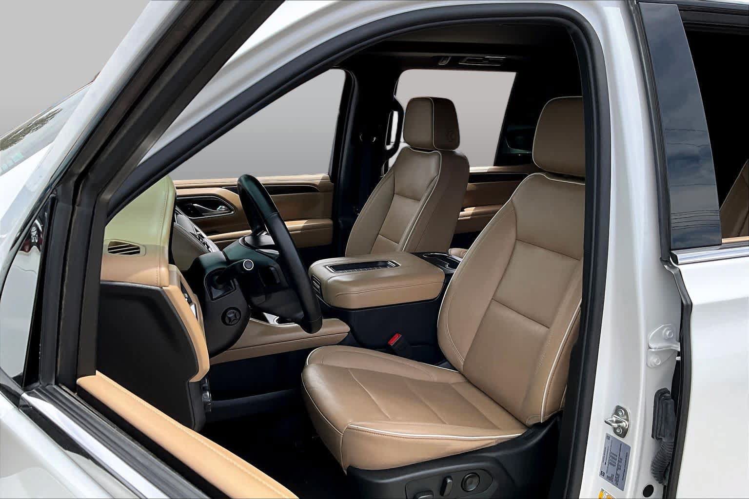 Used 2024 Chevrolet Tahoe Premier AWD/4WD image 8