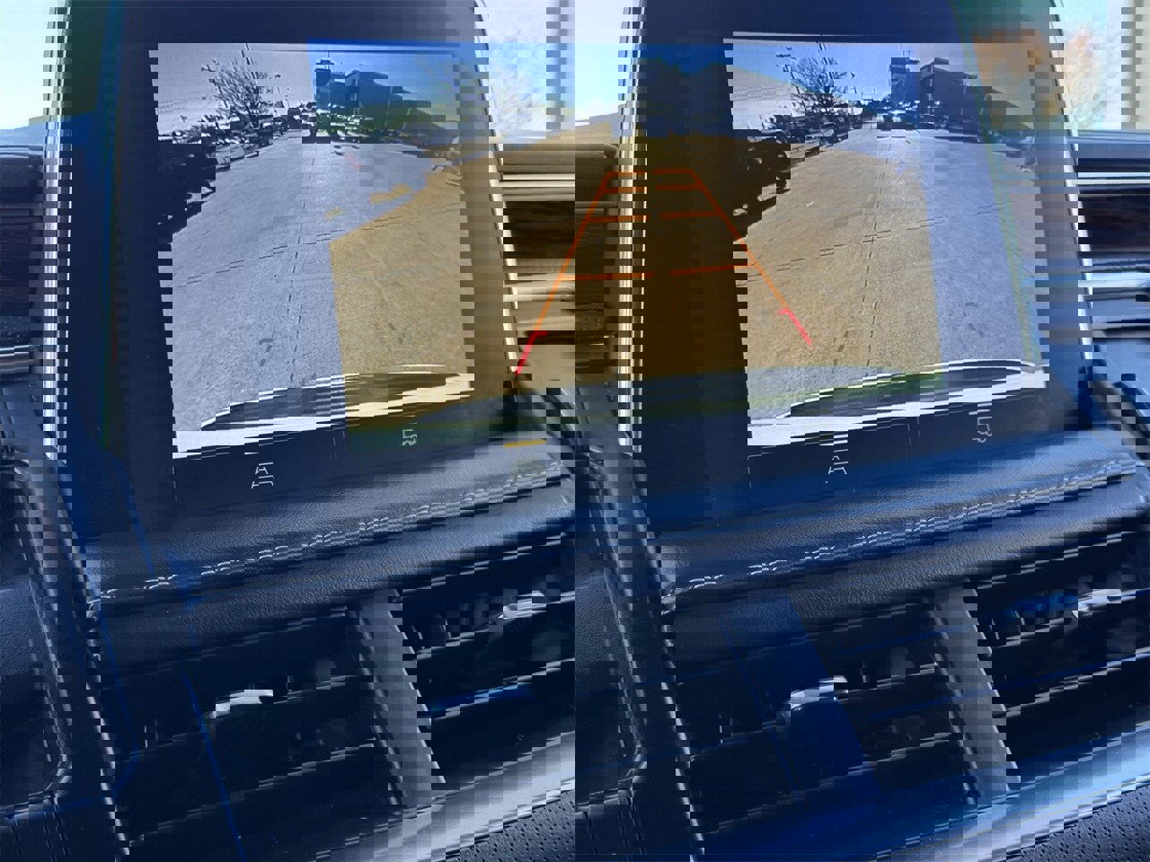 Used 2023 Chevrolet Suburban Premier image 18