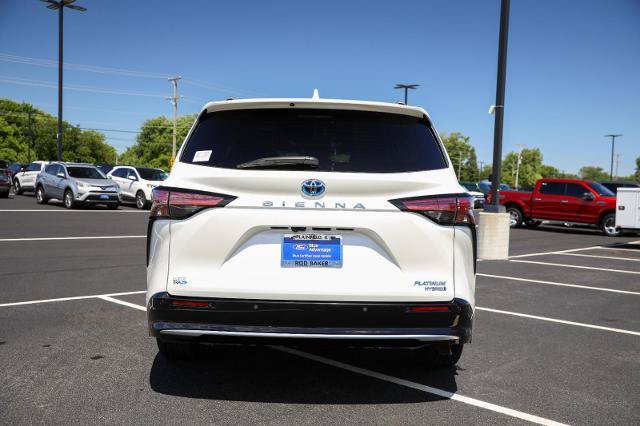 Used 2021 Toyota Sienna Platinum FWD image 9