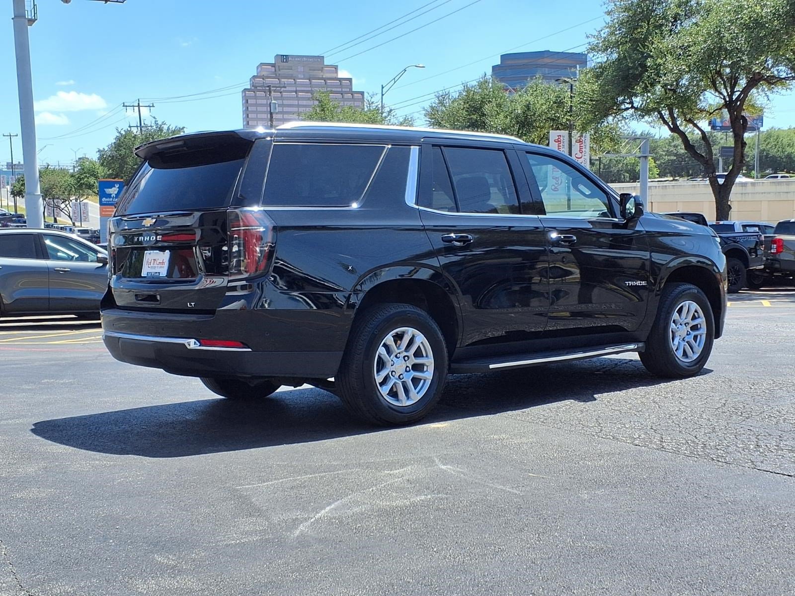 Used 2025 Chevrolet Tahoe LT AWD/4WD image 6