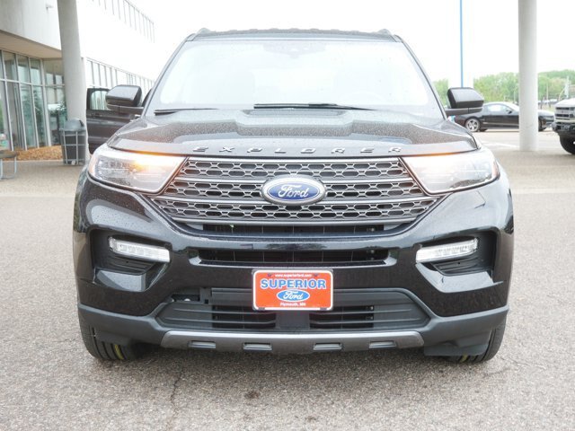 Certified 2023 Ford Explorer XLT w/ Equipment Group 202A AWD/4WD image 2