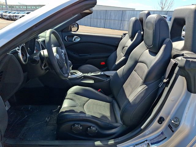 Used 2018 Nissan 370Z Touring Sport image 12