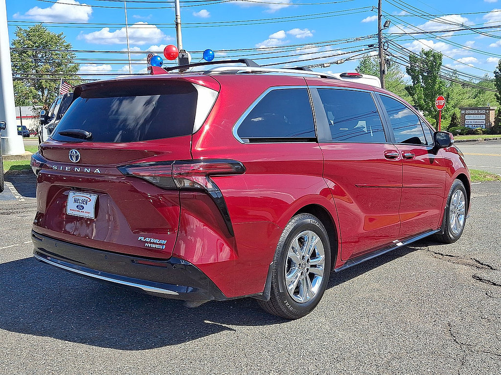 Used 2023 Toyota Sienna Platinum AWD/4WD image 31