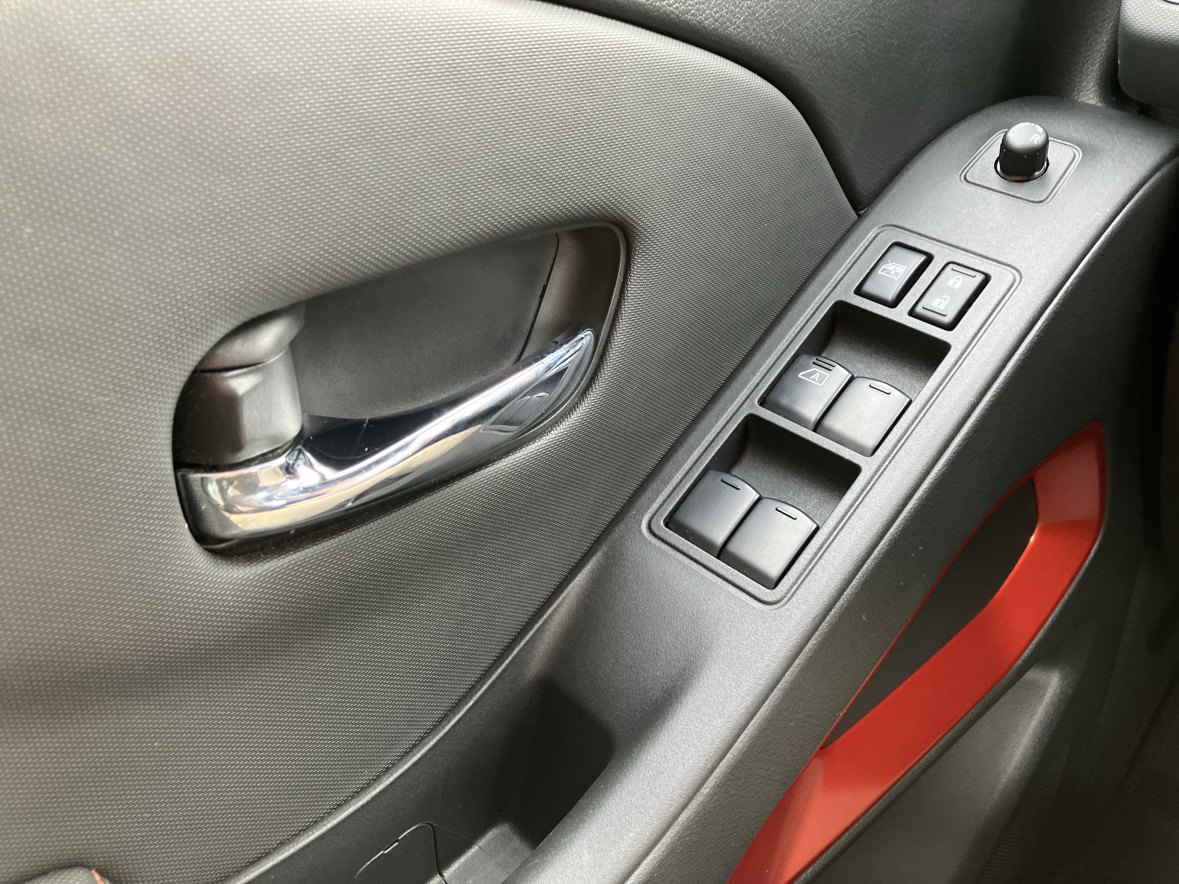 Used 2024 Nissan Frontier PRO-4X w/ Technology Package image 27