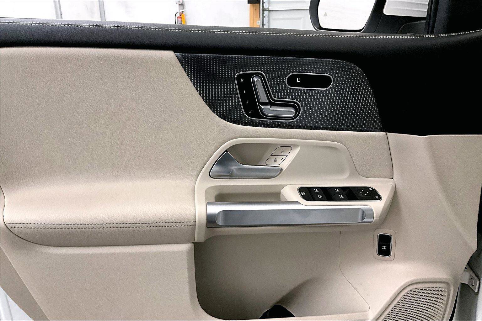 Used 2021 Mercedes-Benz GLB 250 4MATIC image 22