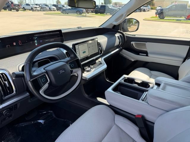 Certified 2025 Ford Expedition Platinum w/ Driver's Package AWD/4WD image 14