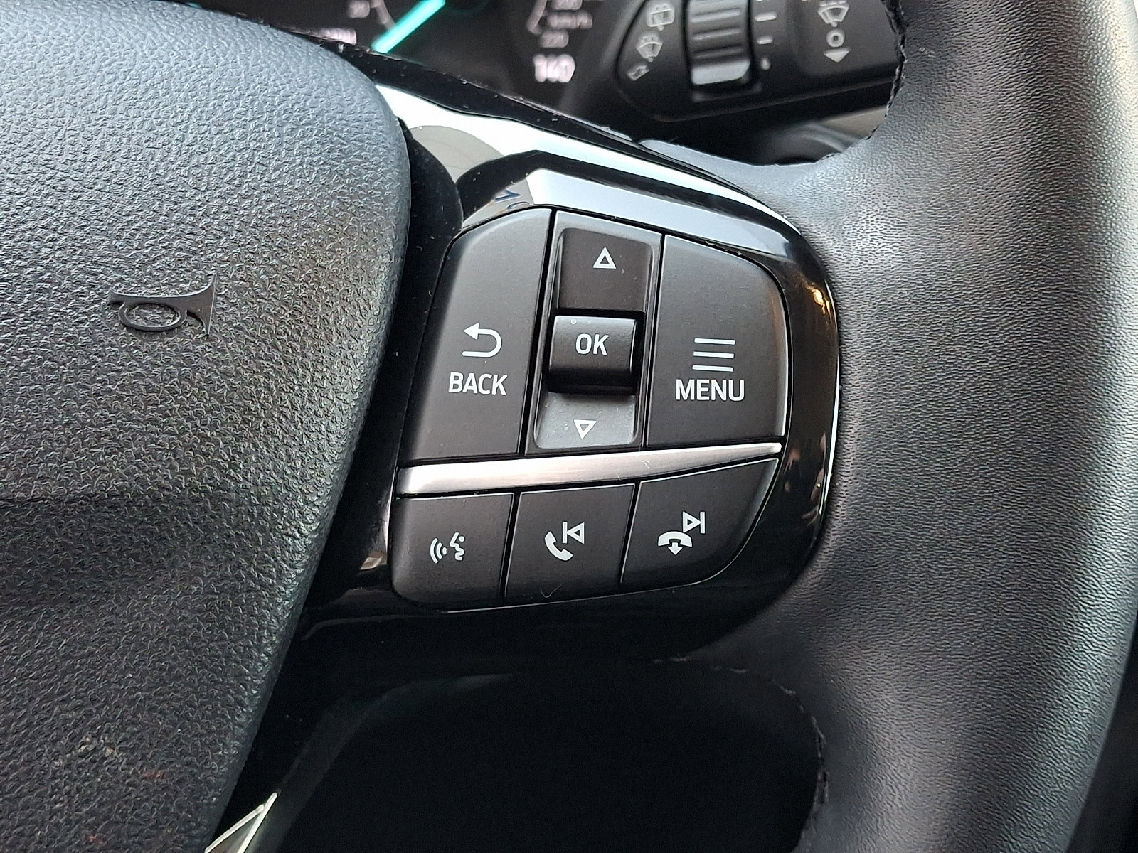 Certified 2022 Ford Escape SE w/ SE Sport Appearance Package image 24