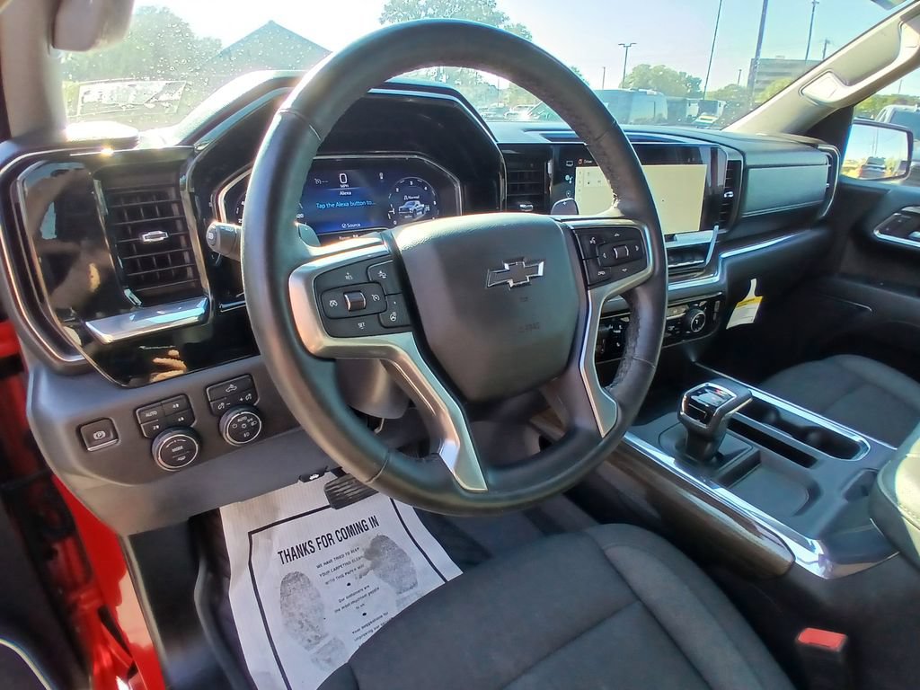 Used 2024 Chevrolet Silverado 1500 LT Trail Boss w/ LPO, Dark Essentials Package AWD/4WD image 10