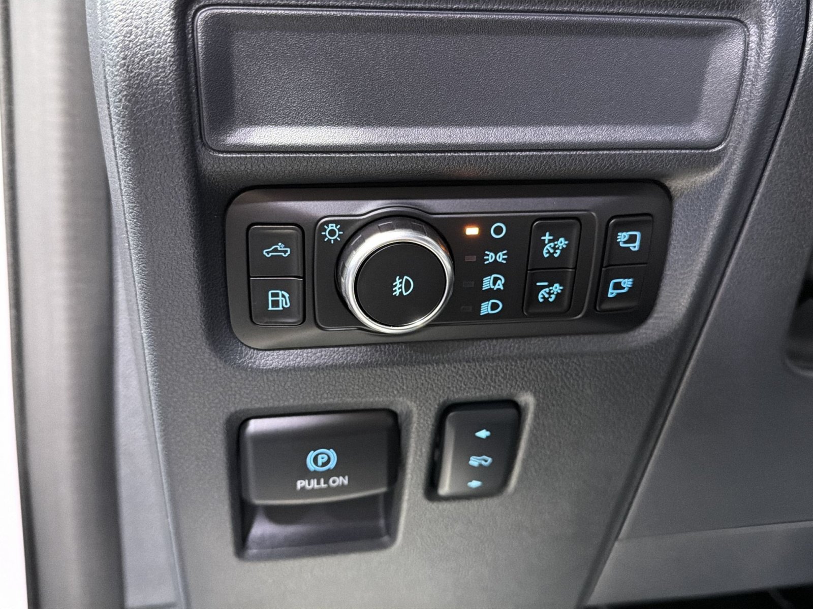Certified 2025 Ford F150 Platinum AWD/4WD image 29