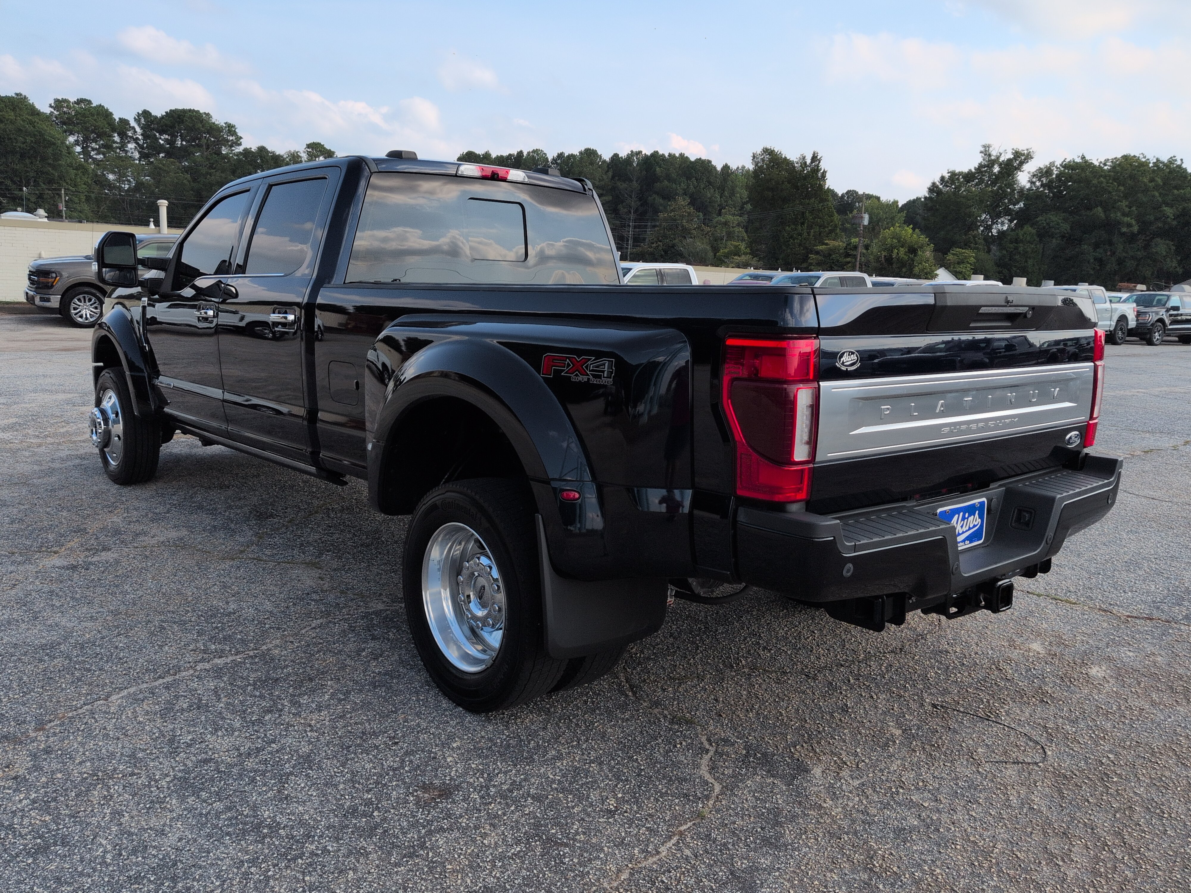 Certified 2022 Ford F450 Platinum w/ FX4 Off-Road Package AWD/4WD image 5