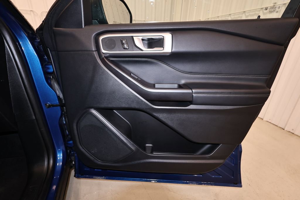 Certified 2020 Ford Explorer XLT w/ Equipment Group 202A AWD/4WD image 22