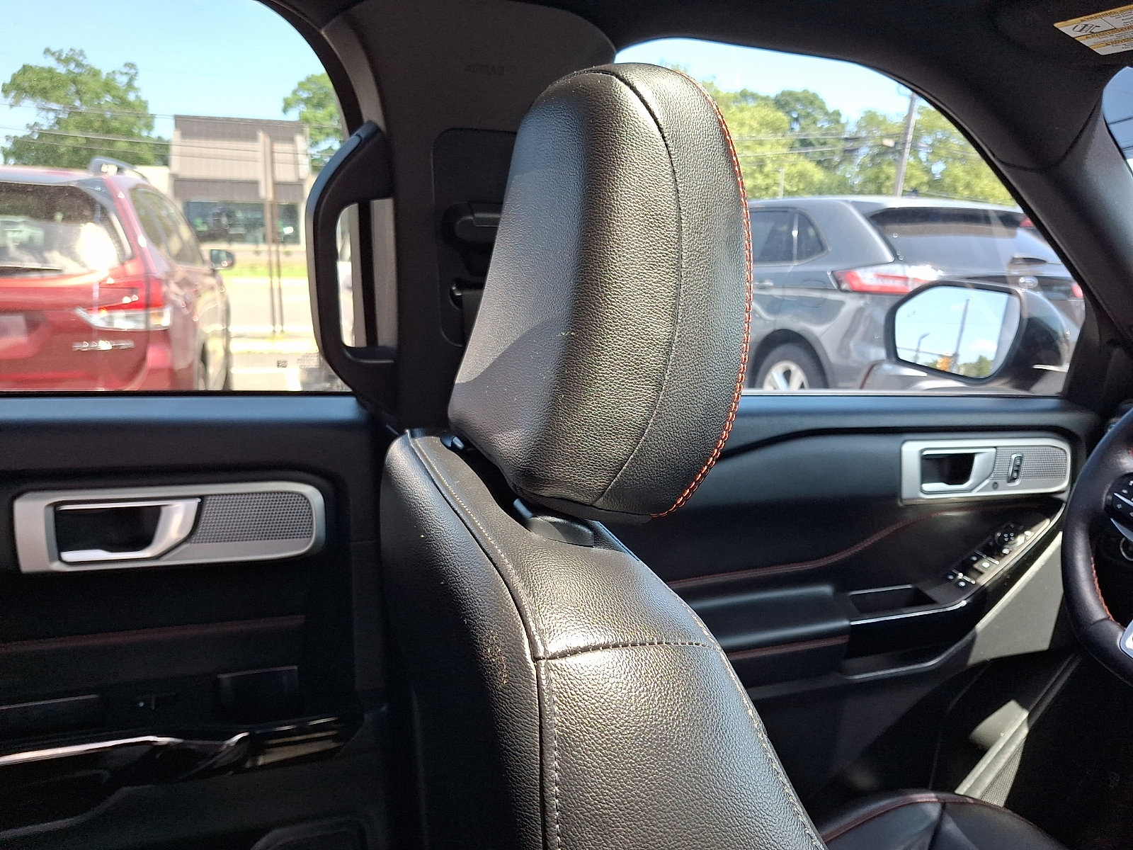 Certified 2023 Ford Explorer ST-Line w/ Class IV Trailer Tow Package AWD/4WD image 13