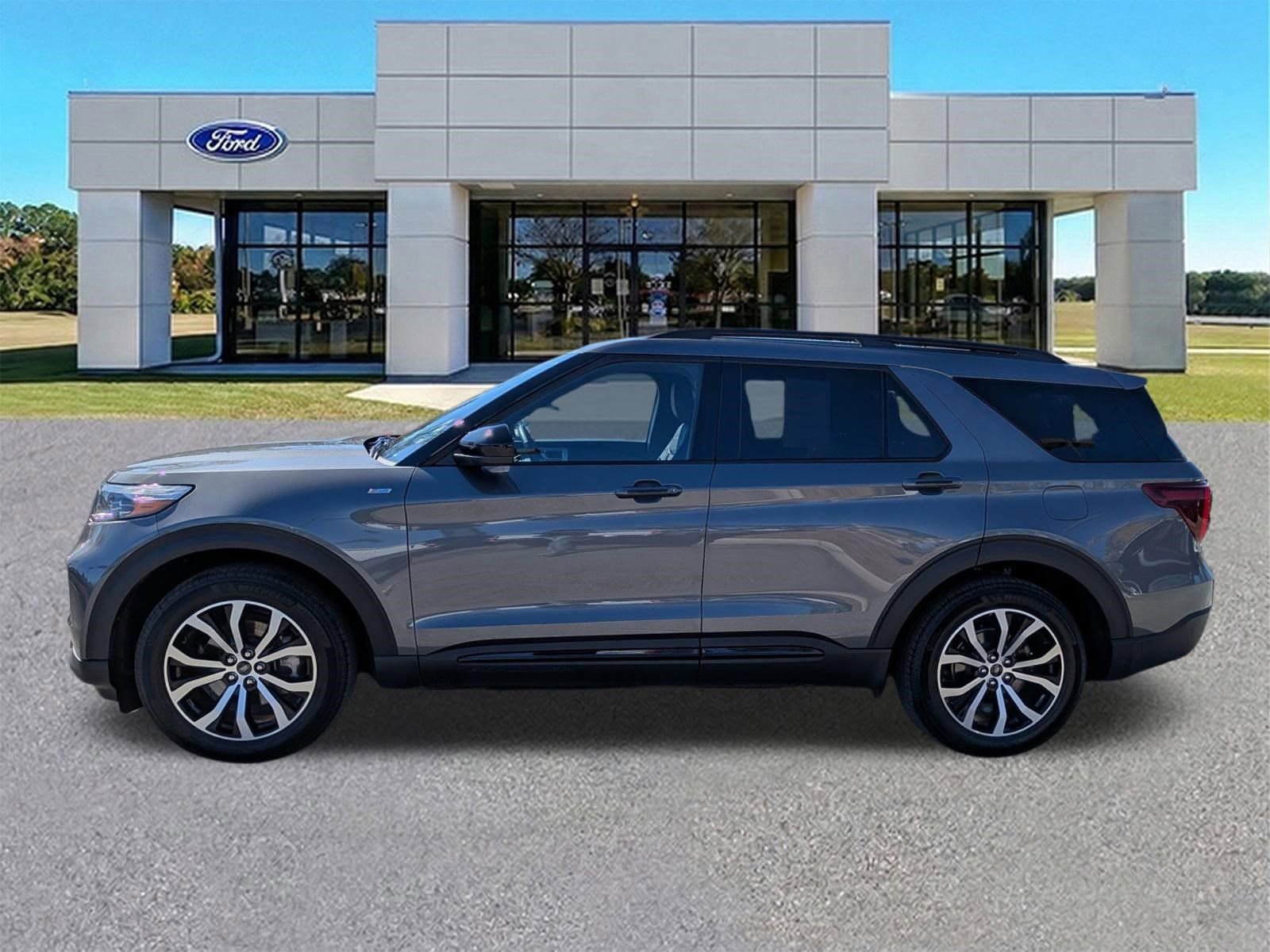 Certified 2023 Ford Explorer ST-Line w/ Class IV Trailer Tow Package video 2