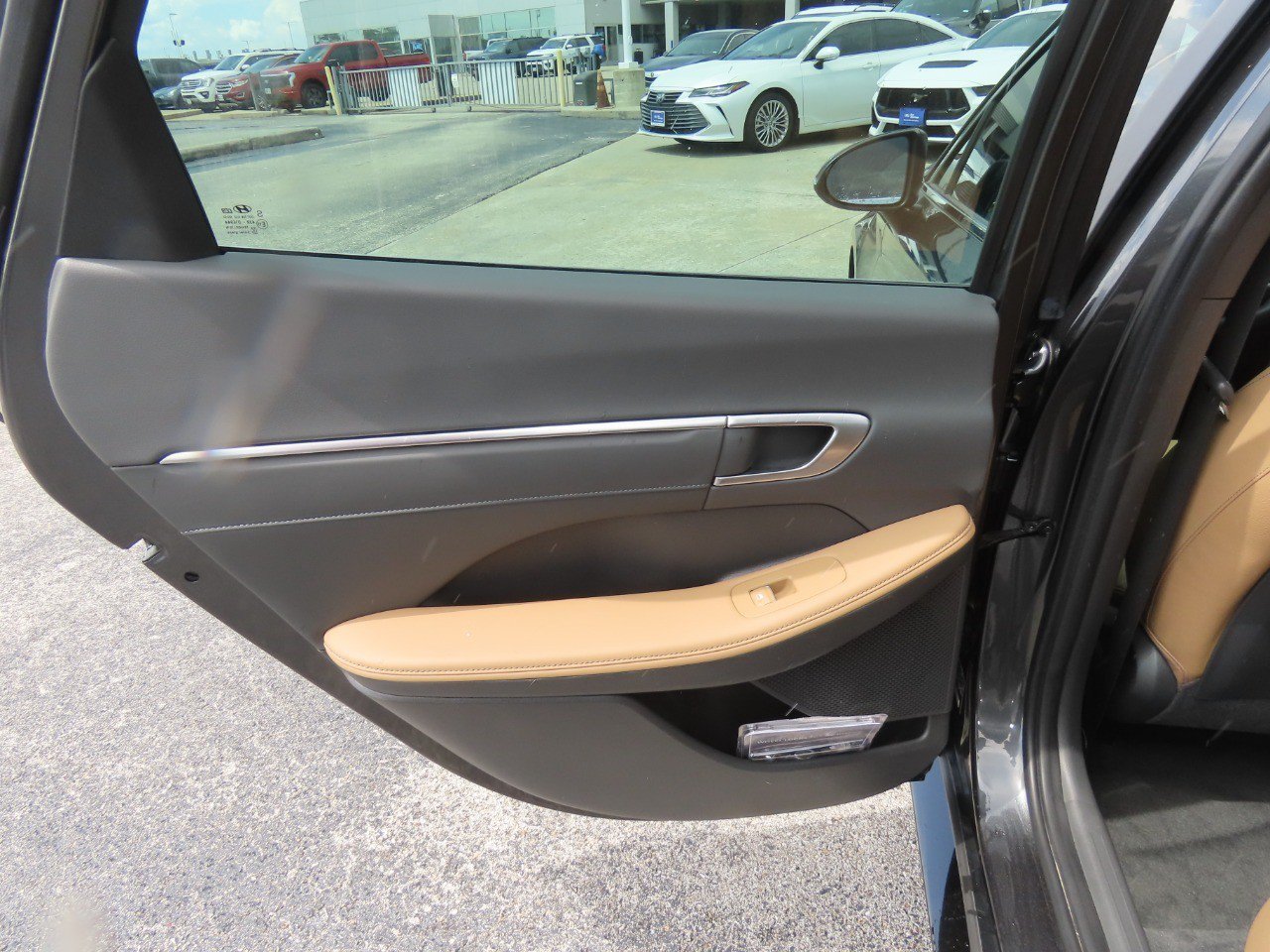 Used 2022 Hyundai Sonata Limited FWD image 18