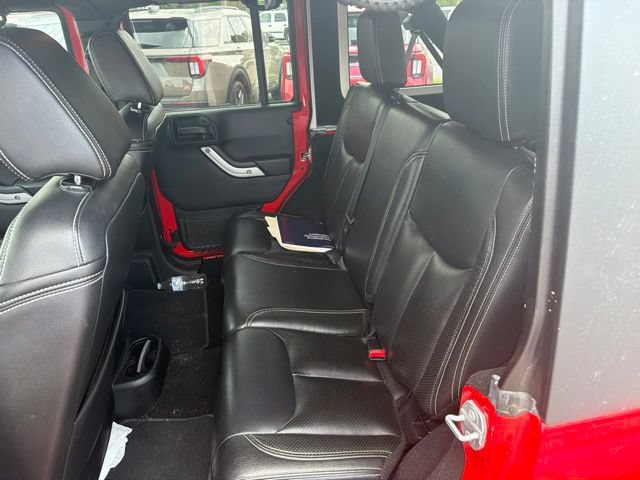 Used 2017 Jeep Wrangler Unlimited Sahara w/ Connectivity Group AWD/4WD image 9