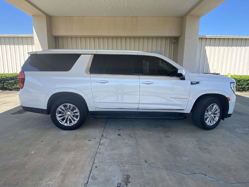 Used 2023 GMC Yukon XL SLT RWD image 2
