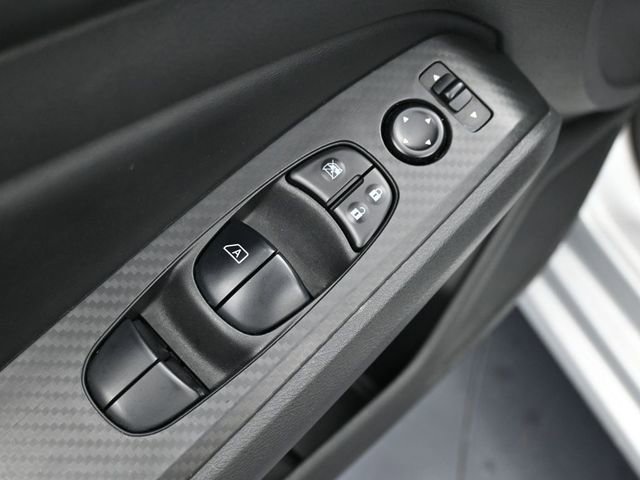 Used 2024 Nissan Altima 2.5 SV image 17