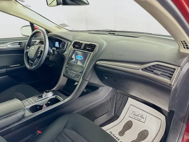 Certified 2020 Ford Fusion SE FWD image 33