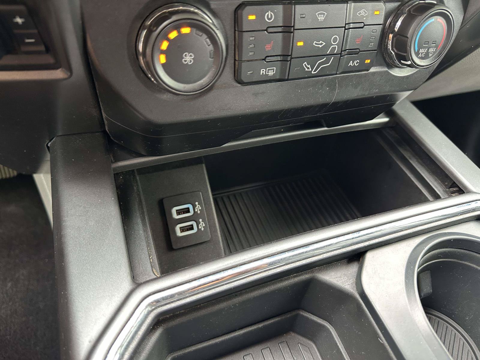 Certified 2019 Ford F250 XLT w/ XLT Premium Package AWD/4WD image 23