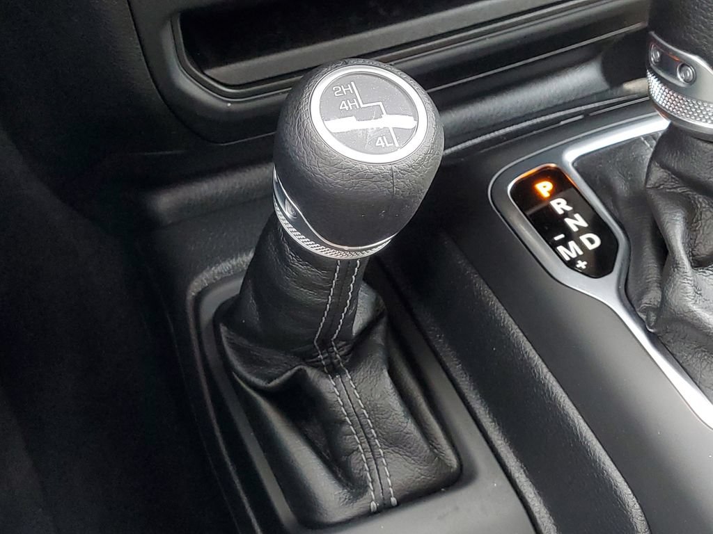 Used 2025 Jeep Gladiator Sport AWD/4WD image 28
