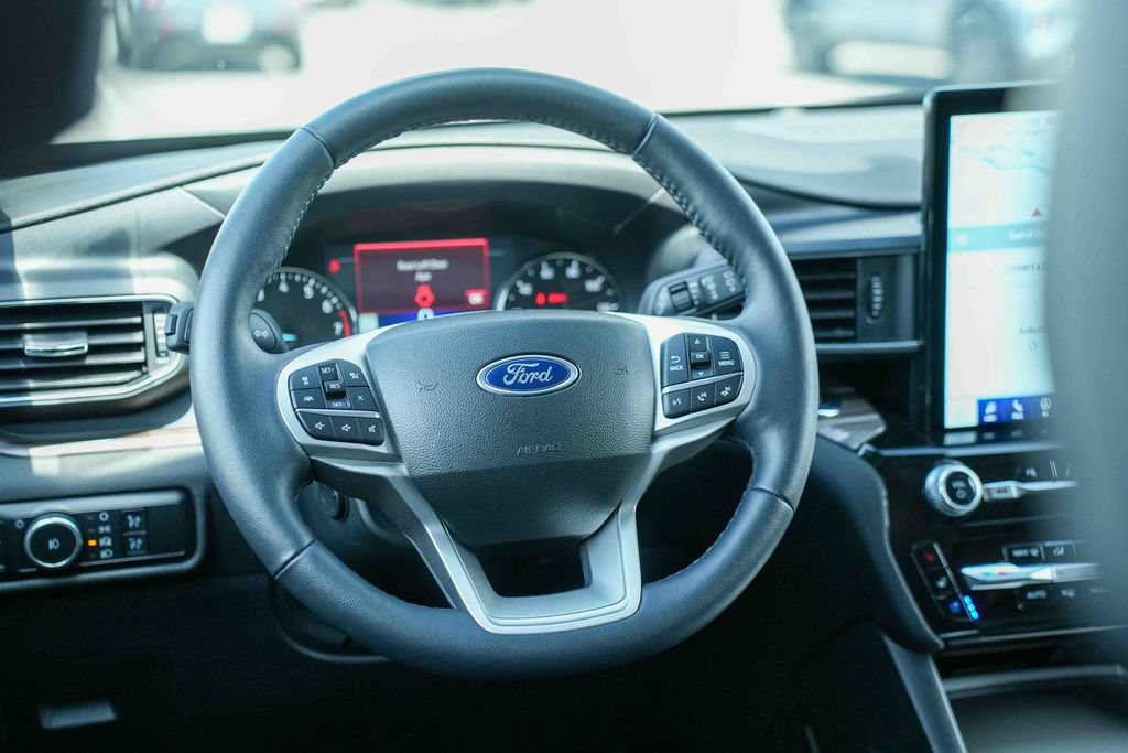 Certified 2023 Ford Explorer Limited w/ Limited Technology Package AWD/4WD image 29