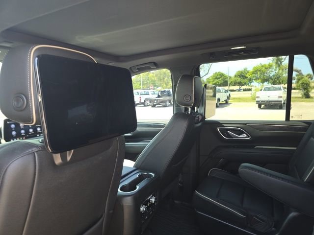 Used 2021 GMC Yukon SLT w/ SLT Premium Package image 8