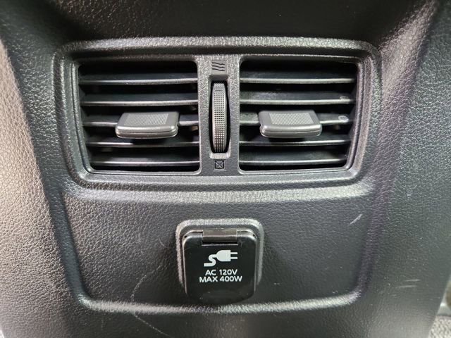 Used 2018 Nissan Titan SV w/ SV Convenience Package RWD image 21