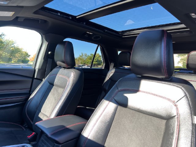 Certified 2023 Ford Explorer ST-Line w/ Class IV Trailer Tow Package AWD/4WD image 17