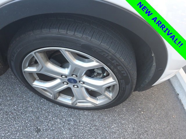 Certified 2018 Ford Escape Titanium w/ Ford Safe & Smart Package image 3