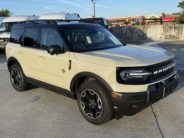 Certified 2025 Ford Bronco Sport Outer Banks w/ Outer Banks Tech Package+ AWD/4WD image 6