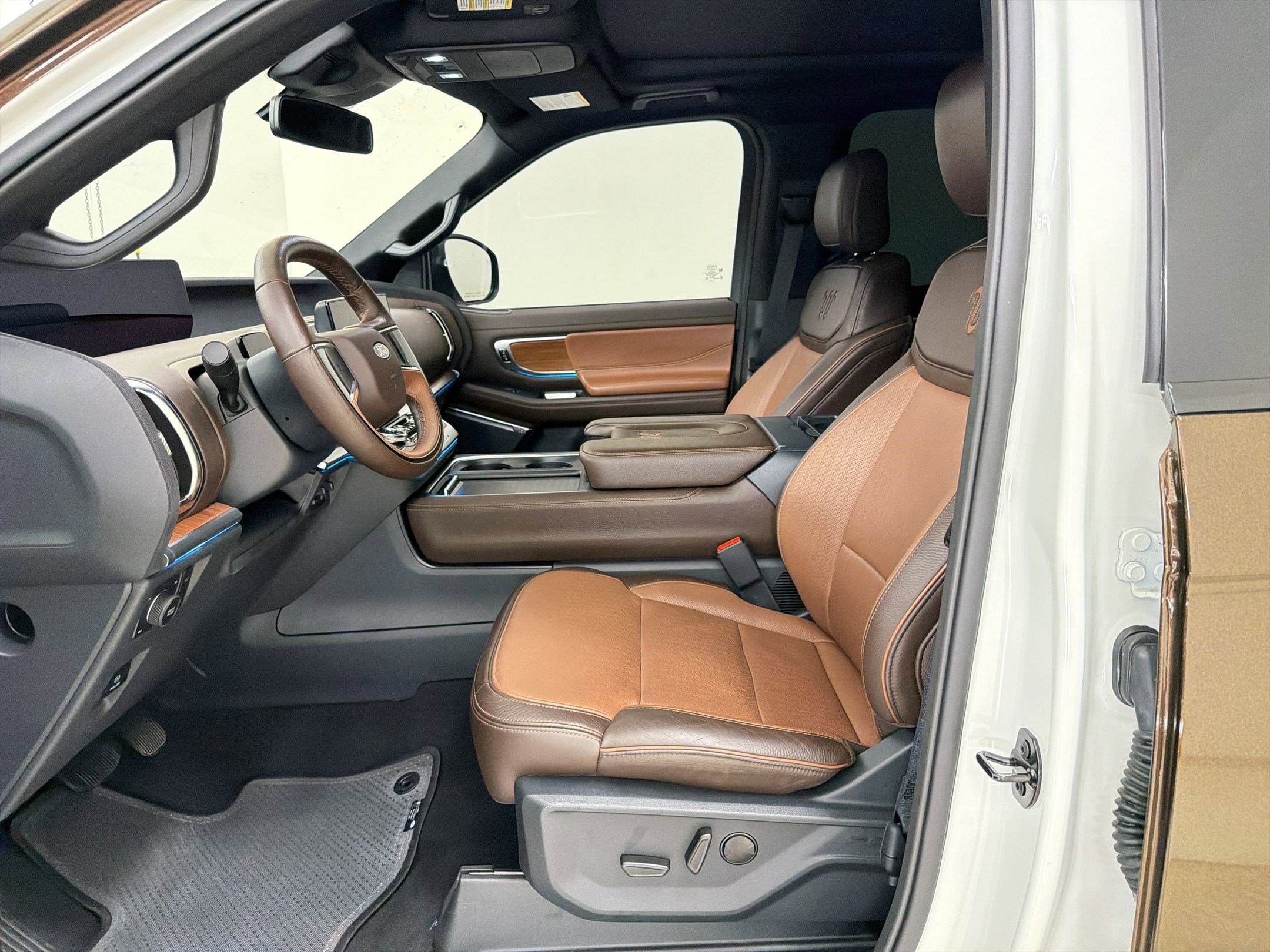 Certified 2025 Ford Expedition King Ranch AWD/4WD image 5