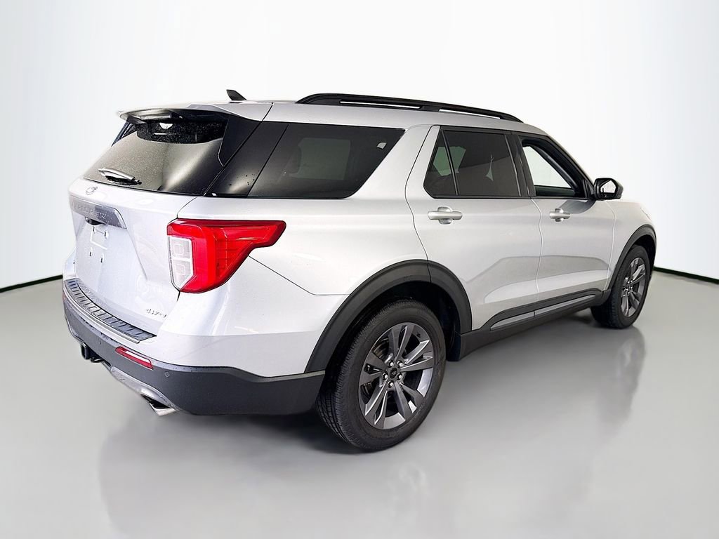 Certified 2023 Ford Explorer XLT w/ Equipment Group 202A AWD/4WD image 11