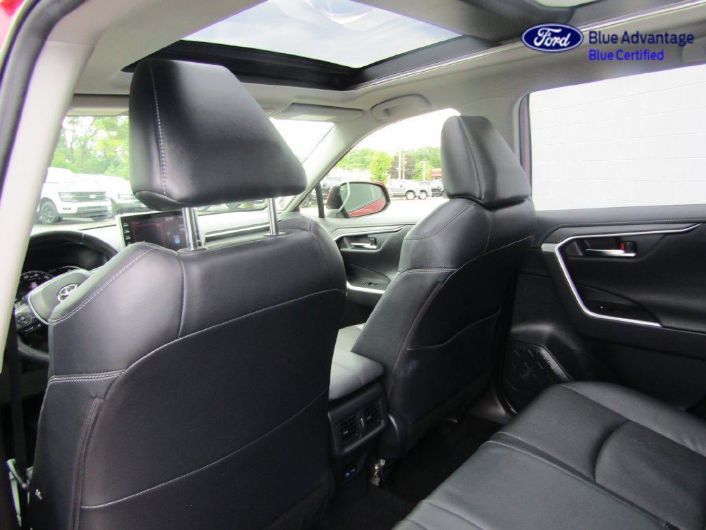 Used 2022 Toyota RAV4 Limited AWD/4WD image 30