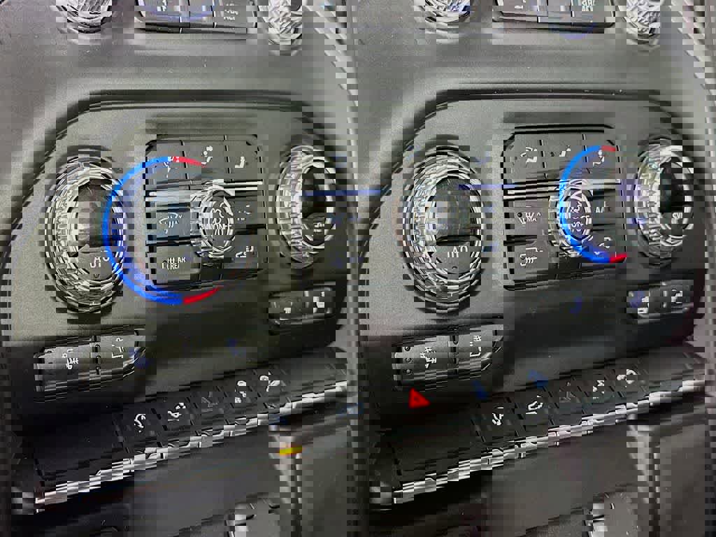 Used 2020 GMC Sierra 1500 Elevation image 21